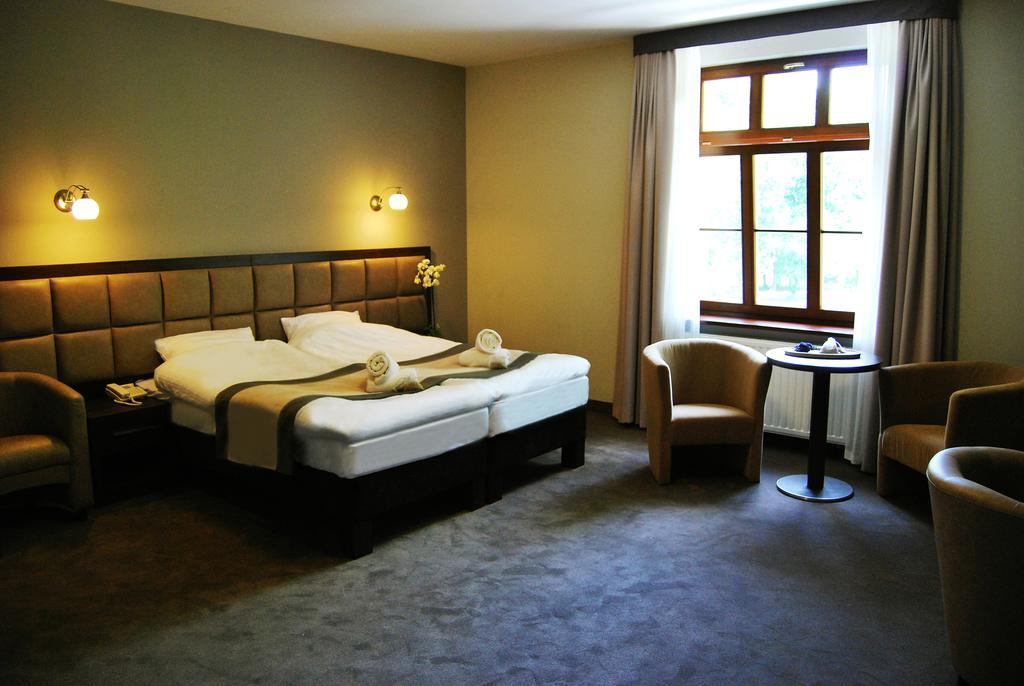 Maison d'hôtes Dwor Spalice à Oleśnica Chambre photo