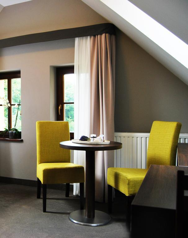 Maison d'hôtes Dwor Spalice à Oleśnica Chambre photo